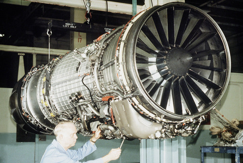 1920px-F110-GE_Turbofan_Engine