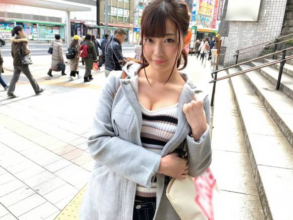 西郷隆盛の像を見に来たらハメ撮りされてしまった歴女のアカリ20歳