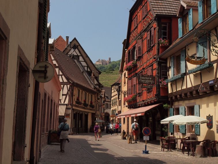 旅するフランス 15日目 アルザスワイン街道 2 リボーヴィレ Ribeauville 雑記帳 旅するフランス 15日目 アルザスワイン街道 2 リボーヴィレ Ribeauville 雑記帳