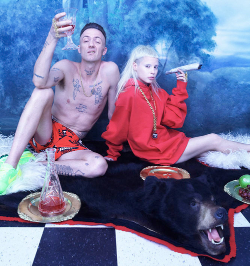 南アフリカの白人ラッパー Die Antwoord がイイ感じにダーク クレイジーで監督は完全にバッドトリップしてる 雑魚でなんかやろうよブログ