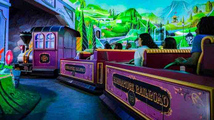 Mickey And Minnie S Runaway Railway オープン Stay Tuned For Imagination Mickey And Minnie S Runaway Railway オープン Stay Tuned For Imagination