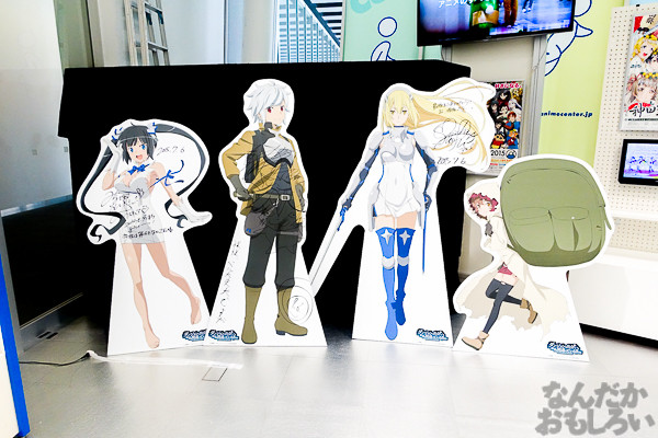 ヘスティア様のあんな顔やこんな顔も…『ダンまち』展示会が秋葉原で開催中!サイン入り等身大パネルやたくさんの原画を展示03311