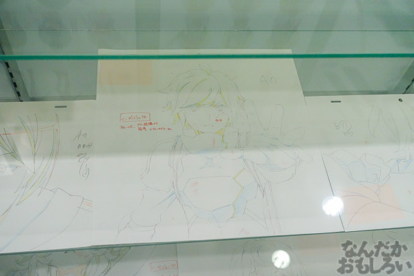 ヘスティア様のあんな顔やこんな顔も…『ダンまち』展示会が秋葉原で開催中!サイン入り等身大パネルやたくさんの原画を展示03329