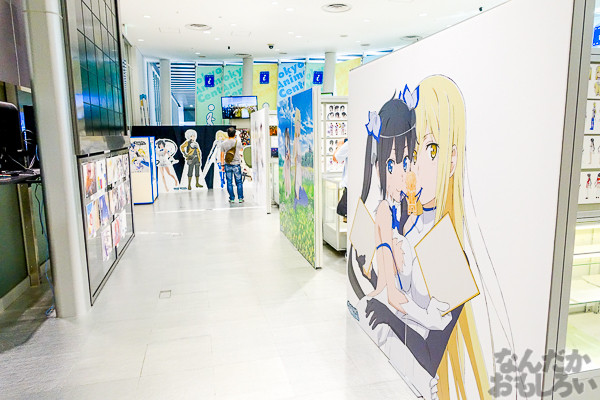 ヘスティア様のあんな顔やこんな顔も…『ダンまち』展示会が秋葉原で開催中!サイン入り等身大パネルやたくさんの原画を展示03307