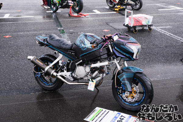 『痛車天国2017 in お台場』写真50枚!雨にも寒さにも耐えた痛単車・痛チャリをレポート 「デレマス」高垣楓スポーツバイクに、痛ライン引きも登場4109
