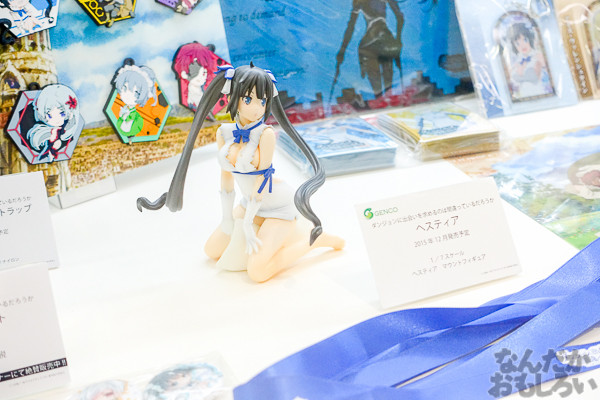 ヘスティア様のあんな顔やこんな顔も…『ダンまち』展示会が秋葉原で開催中!サイン入り等身大パネルやたくさんの原画を展示03317