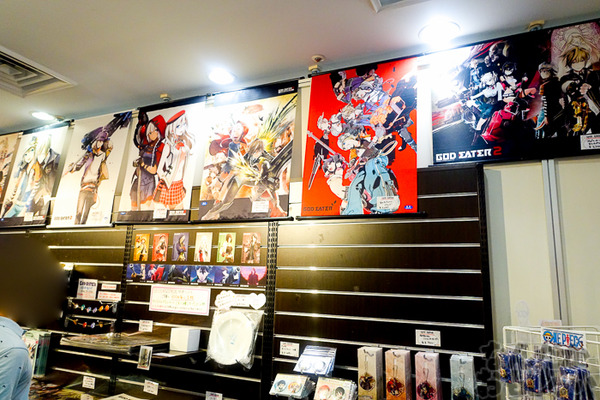 等身大オウガテイルや武器、貴重なアニメ資料も！『GOD EATER』展が秋葉原で開催中！早速その様子をフォトレポート_03464