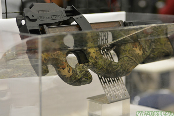 『ワンフェス2014冬』アニメの拳銃や剣も!「LayLax」カスタムガンと「ガットバスター&コンクリート」模倣刀_0882