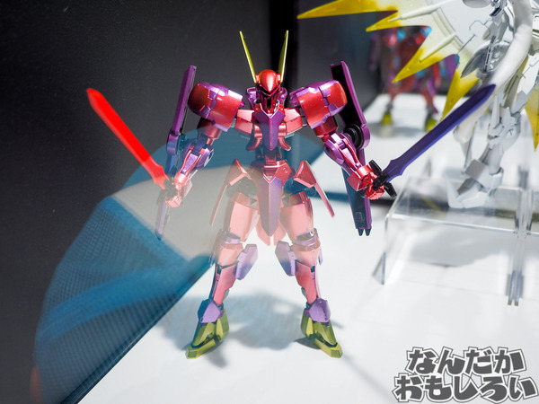 『ガンプラEXPO2016』有名人がカラーリングしたこだわりのガンダムを展示！0073