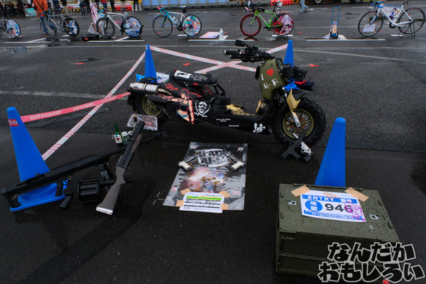 『痛車天国2017 in お台場』写真50枚!雨にも寒さにも耐えた痛単車・痛チャリをレポート 「デレマス」高垣楓スポーツバイクに、痛ライン引きも登場4137