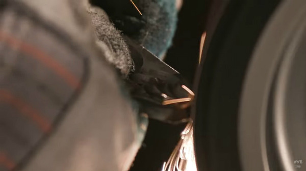 『ニーア オートマタ』海外の鍛冶職人、大型剣「白の約定」をリアルに制作！_073441