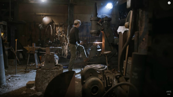 『ニーア オートマタ』海外の鍛冶職人、大型剣「白の約定」をリアルに制作！_073424