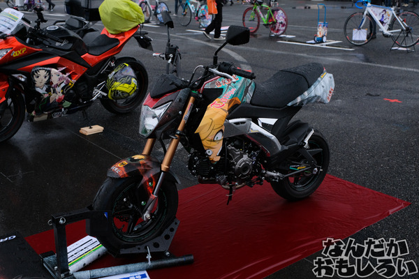 『痛車天国2017 in お台場』写真50枚!雨にも寒さにも耐えた痛単車・痛チャリをレポート 「デレマス」高垣楓スポーツバイクに、痛ライン引きも登場4131