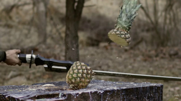 『ニーア オートマタ』海外の鍛冶職人、大型剣「白の約定」をリアルに制作！_073343