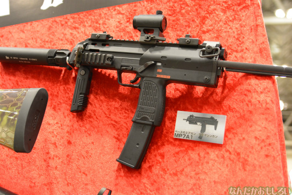 『ワンフェス2014冬』アニメの拳銃や剣も!「LayLax」カスタムガンと「ガットバスター&コンクリート」模倣刀_0863
