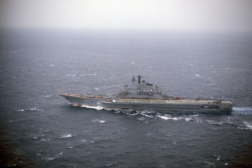 1920px-Aircraft_Carrier_Minsk