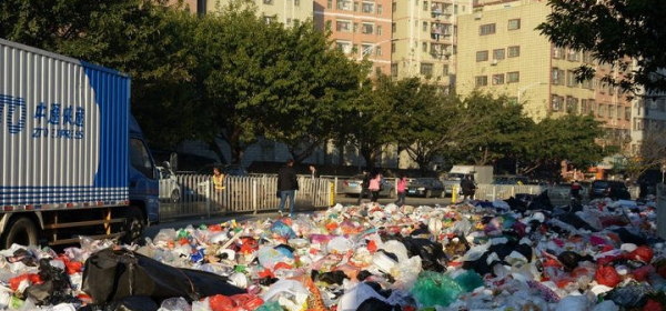 ゴミで溢れる深セン市_1