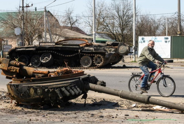 ロシア、1000両の戦車失う