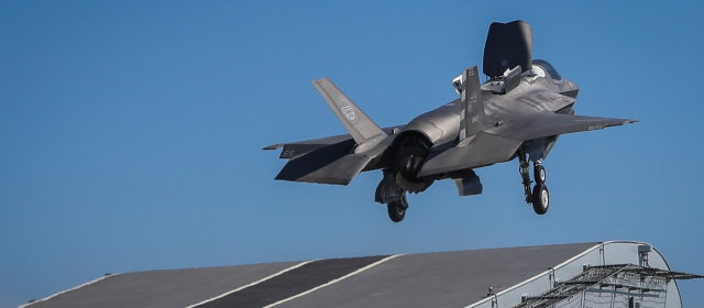 英国海軍のF-35B墜落、原因は？