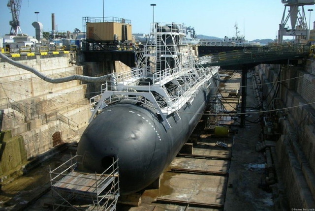 原子力潜水艦 ペルル 火災_1