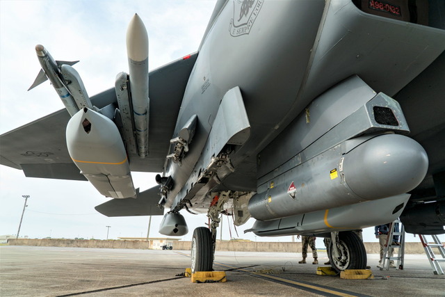 F-15E-4