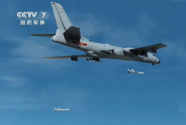 中国のH-6爆撃機、無人機発射機として運用か