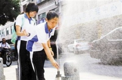 噴水・信号連動装置