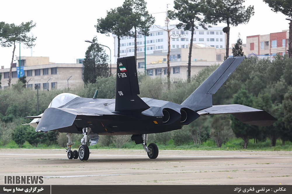 イランのステルス機戦闘機、ガーヘル 313(F-313)初飛行に成功か : ZAPZAP！ 世界の面白いニュース