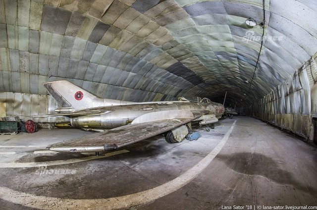 アドリア空軍放棄された戦闘機_4