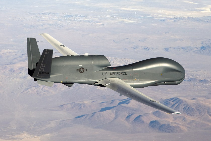 米軍の無人偵察機RQ-4B、ロシアに乗っ取られそうになる