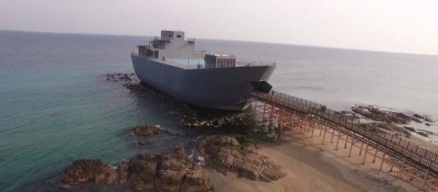 揚陸艦「文山」_1