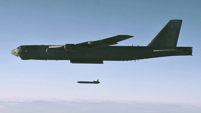 AGM-86_2