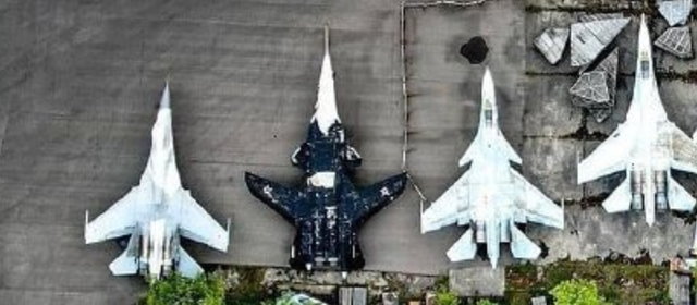 Su-47_Su-35C_3
