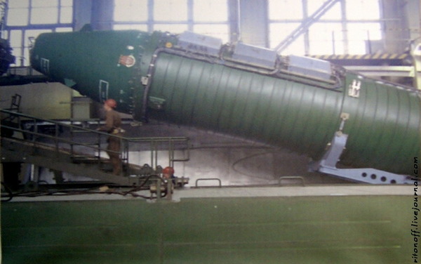 鉄道移動型RT-23発射車両_14