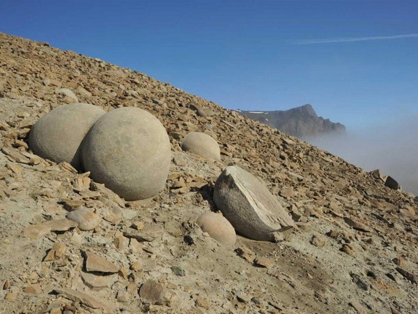 チャンパ島の石_10
