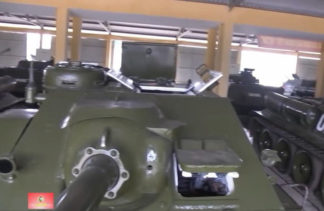 SU-100_3