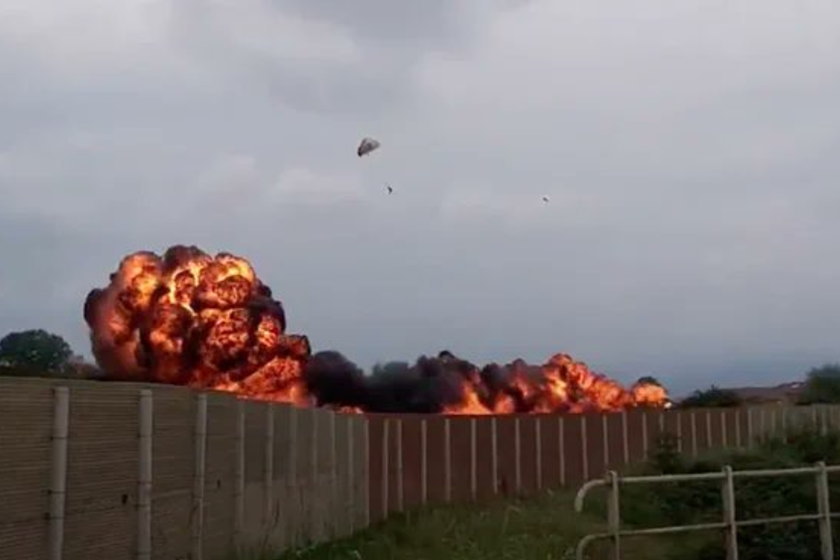 航空祭イベントで墜落事故 一般人巻き込む死亡事故