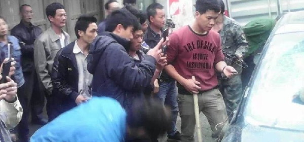 犬泥棒集団リンチ