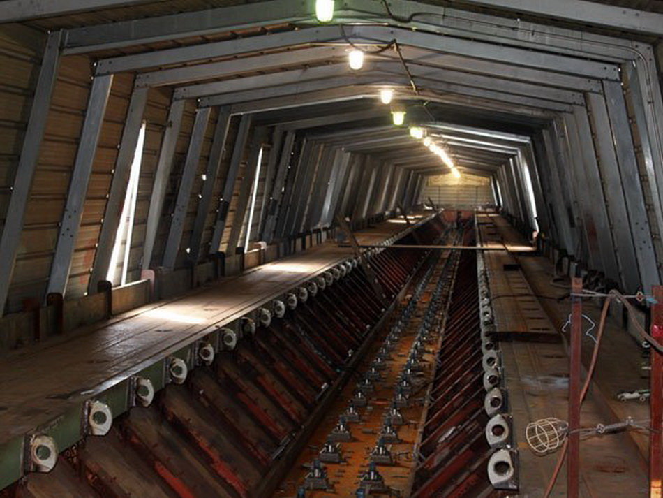 次世代カタパルト搭載した新型空母 建造時の内部写真 Zapzap 次世代カタパルト搭載した新型空母 建造時の内部写真 Zapzap