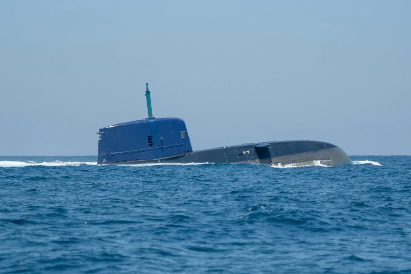 イスラエル、核を搭載していると考えられる潜水艦展開へ