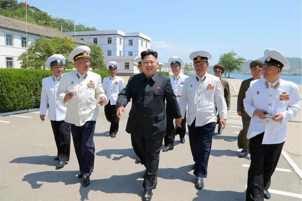 金正恩氏潜水艦視察_1