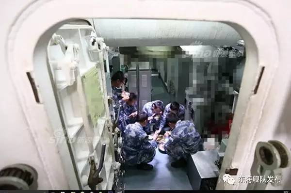 中国の潜水艦と食事_4