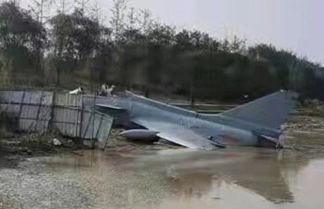 J-10_墜落_1