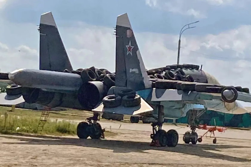 タイヤで覆われるSu-34_1