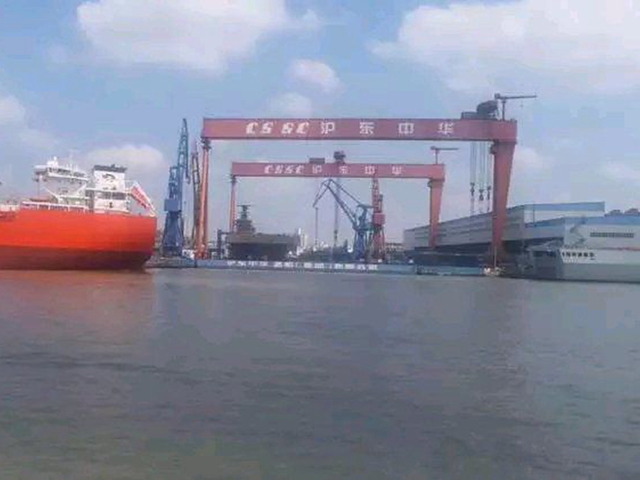 075型強襲揚陸艦_2