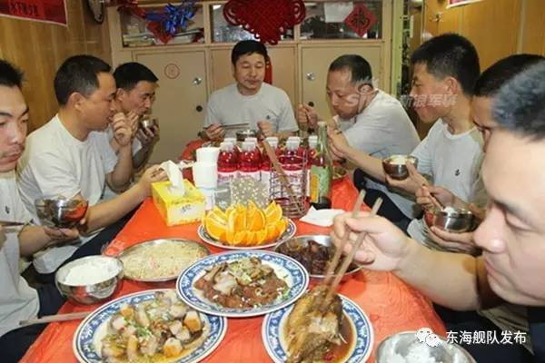 中国の潜水艦と食事_9