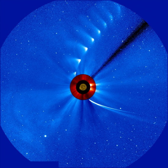 人工衛星が撮影したアイソン彗星