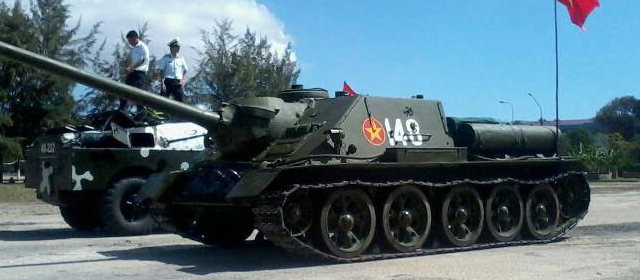 SU-100_5
