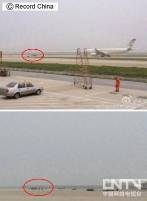 滑走路に侵入する中国人