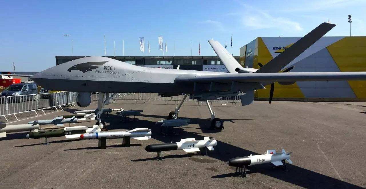 リビア上空を飛行する無人攻撃機、中国の『翼竜II』か